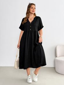 Shapeblank Women's Plus-Size Black Textured Fabric V-Neck Short-Sleeved Midi Dress With Pockets Loose Smart Casual Soft Form Modest Formal Sommar Vacation Outfit - Black - View 5