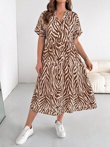 Shapeblank Plus Size Women's Spring/Summer Fashion Casual Loose Comfortable Daily Basic Versatile Slimming Brown Geometric Print V-Neck Short Sleeve Midi Dress With Pockets, Outdoor Wear - Brown - View 7