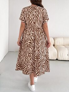 Shapeblank Plus Size Women's Spring/Summer Fashion Casual Loose Comfortable Daily Basic Versatile Slimming Brown Geometric Print V-Neck Short Sleeve Midi Dress With Pockets, Outdoor Wear - Brown - View 2