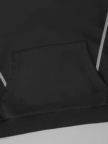 SHEIN 2件組男孩衛衣套裝，初秋新品，返校必備，高級灰色極簡高街風連帽衛衣套裝，秋季新款兒童長袖套頭上衣搭配抽繩收口運動長褲，經典深色十字花紋裝飾，男孩日常街頭穿搭，兒童初秋校園街頭酷感外出套裝 - 黑色 - 查看 4
