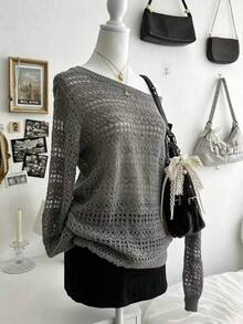 Lalippa Sweater Longgar Wanita Lengan Panjang Bahu Asimetris Warna Polos dengan Lubang di Bagian Bawah - Grey - View 4