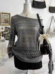 Lalippa Sweater Longgar Wanita Lengan Panjang Bahu Asimetris Warna Polos dengan Lubang di Bagian Bawah - Grey - View 3