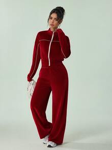 Sovereign Charm Set Pakaian Olahraga Wanita: Hoodie dan Celana Jogging Warna Polos - Burgundy - View 1