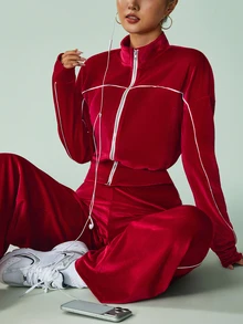 Sovereign Charm Set Pakaian Olahraga Wanita: Hoodie dan Celana Jogging Warna Polos - Burgundy - View 6
