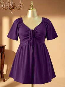 Rometta Kaos Kasual Lengan Pendek Wanita Ukuran Besar Warna Polos dengan Ruffle, Leher V, dan Ikatan di Depan - Purple - View 4