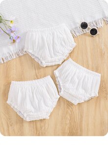 SHEIN 女婴纯色褶皱休闲百搭日常短裤 - 白色 - 查看 1