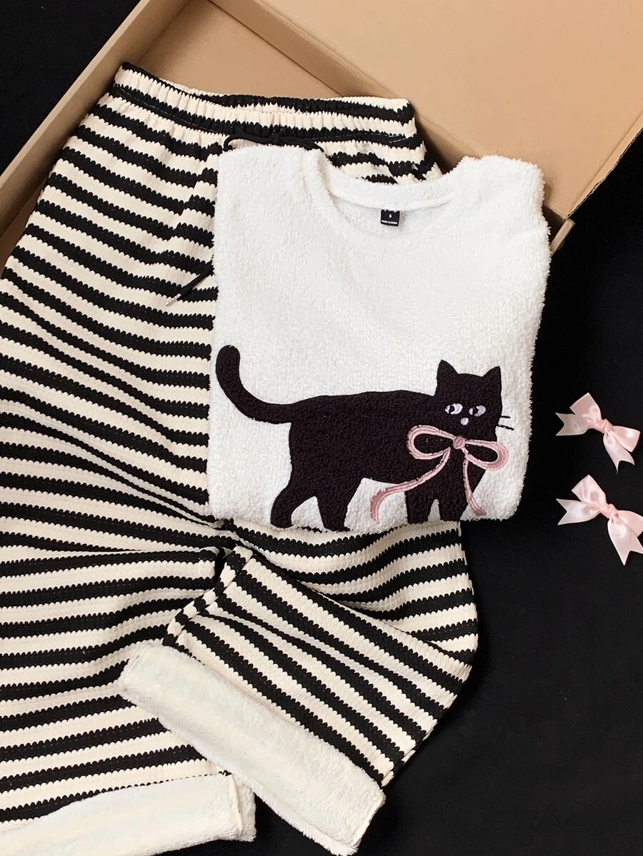 Comfortcana Women's Cartoon Cat Print Crew Neck Long Sleeve Casual T-Shirt - White - View 1