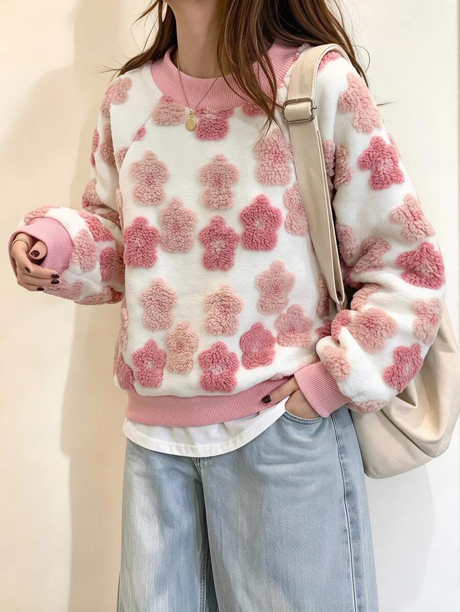 SHEIN Vintaside Kids 1件幼童女款套頭運動衫,可愛甜美粉白配色,3D花朵毛絨貼花,長袖圓領加厚,冬季節日公主芭蕾風毛絨衫 - 粉色 - 查看 1