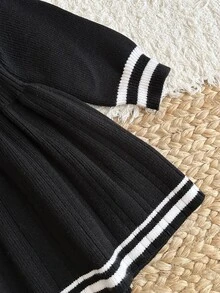SHEIN 女嬰針織拼色可愛彼得潘領洋裝，針織毛衣洋裝，黑色洋裝，秋季新款 - 黑與白 - 查看 3