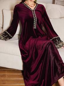 Al Najma Loose Fit Velvet Dress With Gold Embroidery Applique, Luxurious And Graceful Style, Suitable For Balls In Autumn/Winter Kaftan Jalabiya Dress - Burgundy - View 5
