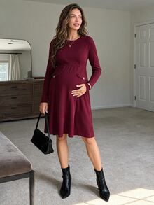 SHEIN فستان أنيق للحوامل بلون موحد وياقة مستديرة وأكمام طويلة وتصميم أزرار للخريف - عنابي اللون - مشاهدة 2