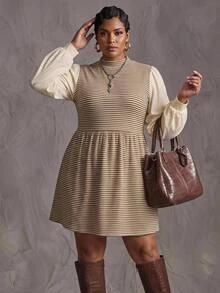 SHEIN CURVE+ 女款大尺碼 22W 高領拼接連身裙，秋冬款 - 彩色 - 查看 4