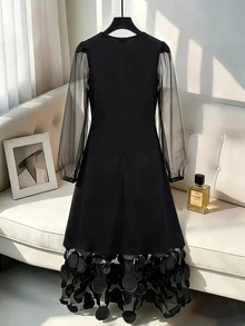 GlowEve CURVE Plus Size Women's Fashion Casual Loose Comfortable Everyday All-Match Versatile Black Pearl Round Neck Mesh Petal Sleeve Patchwork Midi Dress - Black - View 2