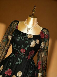 DreamSkyne 大尺碼女款黑色冬季優雅正式晚禮服，復古玫瑰刺繡網紗方領抓皺長袖長洋裝，正式晚宴適用 - 黑色 - 查看 4