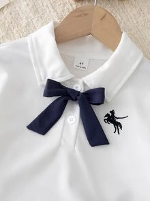 SHEIN Elladie kids 少女學院風 2 件套 白色長袖領口蝴蝶結上衣 + 海軍藍百褶裙，學院 JK 制服風格，適合女孩子開學季校服禮物、日常休閒穿著、外出、姐妹聚會、派對等多種場合 - 白色 - 查看 5