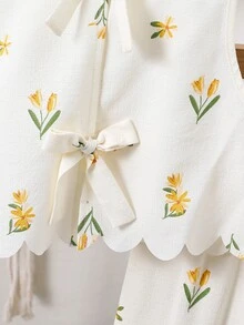 SHEIN 2件組小女孩碎花無袖休閒上衣與長褲套裝，春夏季蝴蝶結細節印花女孩套裝，小女孩穿搭服飾 - 白色 - 查看 8