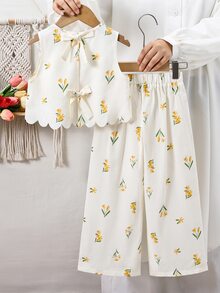 SHEIN 2件組小女孩碎花無袖休閒上衣與長褲套裝，春夏季蝴蝶結細節印花女孩套裝，小女孩穿搭服飾 - 白色 - 查看 7