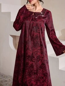 Al Najma 酒红色优雅提花串珠立领长袖喇叭连衣裙，春夏款 - 酒紅色 - 查看 6