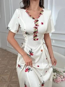 Al Najma 女式夏季优雅花朵刺绣交叉带束腰连衣裙，Jalabiya 连衣裙，适合春夏时尚 - 杏色 - 查看 4