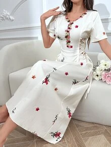 Al Najma 女式夏季优雅花朵刺绣交叉带束腰连衣裙，Jalabiya 连衣裙，适合春夏时尚 - 杏色 - 查看 7