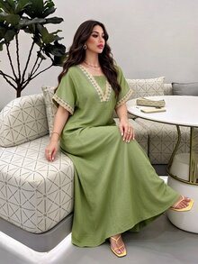 Al Najma Solid Color V-Neck Embroidered Lace 2 In 1 Loose Slimming Flared Elegant Fresh Green Dress For Women - Green - View 2