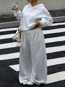 Muchica Set 2 Potong Wanita Ukuran Besar: Hoodie Saku Kanguru Bordir Huruf dan Celana Jogging Kaki Lebar Kasual - Light Grey - View 7