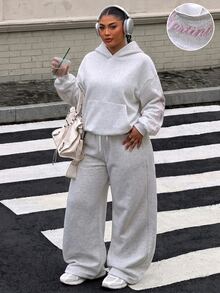 Muchica Set 2 Potong Wanita Ukuran Besar: Hoodie Saku Kanguru Bordir Huruf dan Celana Jogging Kaki Lebar Kasual - Light Grey - View 3