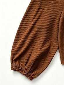Holdful Holdful Blus Wanita Warna Polos Leher Bulat Lengan Panjang Raglan dengan Hem Berkerut - Coklat - View 6
