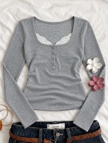 SHEIN Tween Girl 少女酒紅色短袖T恤，Y2K復古休閒風格，蕾絲飾邊抓皺設計，適合日常穿搭 - 淺灰色 - 查看 2