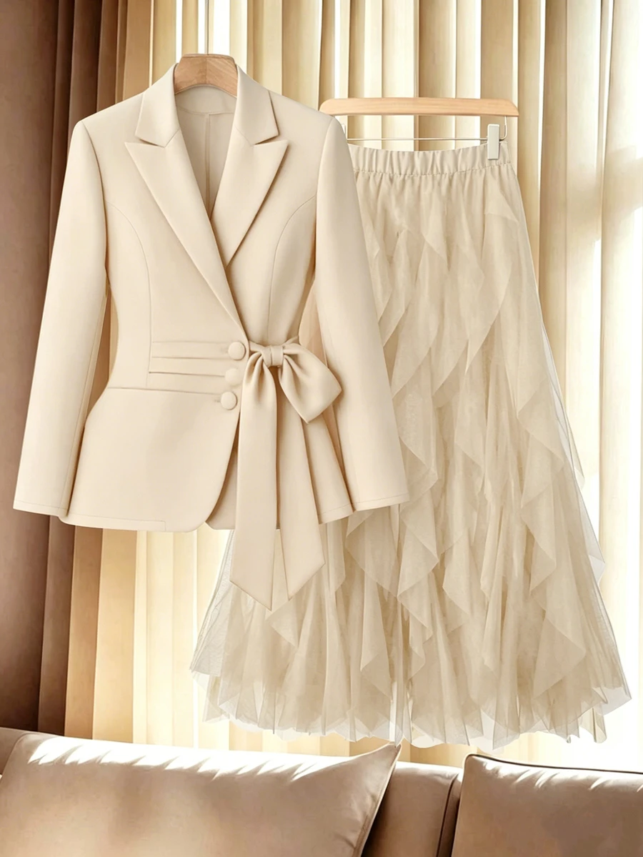 GlowEve CURVE Setelan Blazer Lengan Panjang Kancing & Tali Elegan Ukuran Plus Wanita dengan Rok Panjang Berumbai - Aprikot - View 1