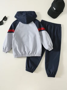 SHEIN 2件組兒童小男孩秋冬休閒拼色夾克與長褲套裝，運動衫套裝，男孩套裝，秋冬套裝，運動套裝 - 彩色 - 查看 2