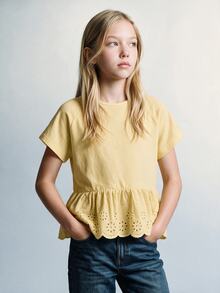 Maija Kids Maija Kids 少女黄色镂空刺绣荷叶边下摆T恤，适合度假、休闲外出，黄色花卉下摆，少女休闲T恤 - 黃色 - 查看 2