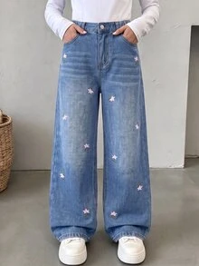 SHEIN Tween Girls Blue Washed Pink Floral Embroidered Straight Leg Loose Fit Denim Jeans, All Season Vintage Sweet Style Campus Casual Long Pants - Medium Wash - View 5