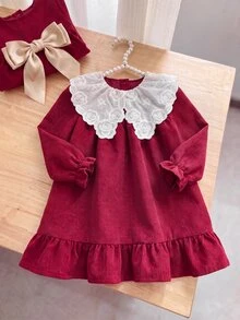 SHEIN 2件組幼女燈芯絨洋裝，甜美酒紅色蕾絲領、玫瑰刺繡、荷葉邊蝴蝶結長袖加厚款，生日派對秋季假期公主風女童服 - 紅白色 - 查看 4