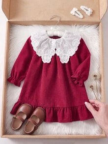 SHEIN 2件組幼女燈芯絨洋裝，甜美酒紅色蕾絲領、玫瑰刺繡、荷葉邊蝴蝶結長袖加厚款，生日派對秋季假期公主風女童服 - 紅白色 - 查看 6