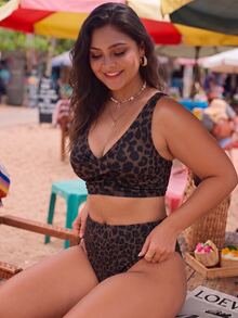 SHEIN Swim 大尺碼女款棕色豹紋泳衣上衣，性感優雅希臘女神極簡風時尚，適合海灘派對度假、泳池游泳夏季穿著 - 彩色 - 查看 5