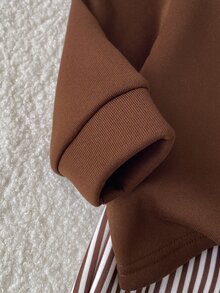 SHEIN 幼童男童棕色條紋熊刺繡半拉鍊領長袖衛衣褲套裝 垂直條紋 親子套裝 生日秋季穿搭 - 棕色 - 查看 8