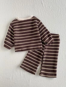 SHEIN 2件組幼兒女童T恤長褲套裝，可愛棕色奶油色華夫格條紋3D兔子貼布，長袖圓領，生日派對秋季假期舒適毛衣 - 棕色 - 查看 2