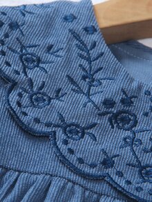 SHEIN 女童花卉刺繡荷葉領燈芯絨洋裝，長袖鬆身公主裙，波浪下擺，適合返校、派對與日常穿著 - 藍色 - 查看 5