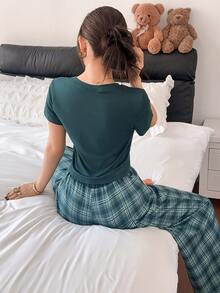 Napfluff Casual Home & Outdoor Wear, Plaid Knit Short Sleeve Women's Pajama Pants Set - Green - View 2