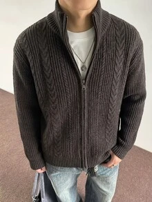 Claim Dot 男士立領拉鍊長袖針織外套，休閒針織秋冬衣物，寬鬆版型深咖啡色外衣，時尚通勤穿搭麻花編織立領針織外套 - 摩卡棕 - 查看 3