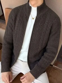 Claim Dot 男士立領拉鍊長袖針織外套，休閒針織秋冬衣物，寬鬆版型深咖啡色外衣，時尚通勤穿搭麻花編織立領針織外套 - 摩卡棕 - 查看 1