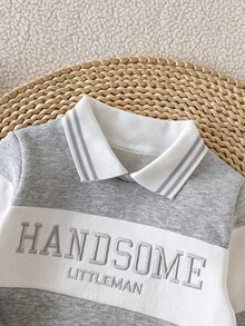 SHEIN 男嬰棉質套裝 配色字母刺繡 Polo 領運動衫與運動長褲 休閒可愛時尚款 適合嬰兒冬季戶外玩耍 - 灰色 - 查看 4