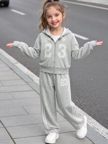 SHEIN ChillGRL 2件組 4-8歲女童街頭風 23號條紋長袖拉鍊連帽外套＋寬腿鬆身長褲套裝，校園 7歲生日運動活力秋季白色 - 灰色 - 查看 4