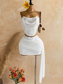Soleia Set Busana Wanita: Atasan Bandeau Warna Polos dan Rok Mini - Putih - View 1