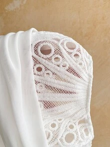 Soleia Set Busana Wanita: Atasan Bandeau Warna Polos dan Rok Mini - Putih - View 8