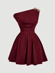 SHEIN MOD Plus Size Women's Asymmetric Shoulder Mini Dress, 1920s Summer Party Birthday Metal Flower Decor, Fitted Waist, Graduation, Wedding Guest,Burgundy - Burgundy - View 3