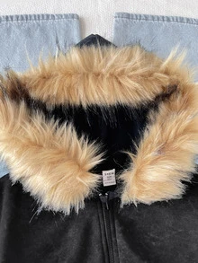 SHEIN كنزة رياضية بقلنسوة وسحاب للأطفال الفتيات المراهقات، كاجوال للخريف/الشتاء، مع جيب وتفاصيل من الفرو الصناعي - الأسود - مشاهدة 3