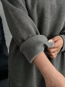 Comfortcana 大尺碼寬鬆休閒長版抓絨衛衣洋裝，秋冬款 - 深灰色 - 查看 5