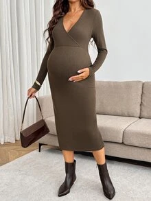 SHEIN فستان أنيق ضيق بأكمام طويلة وياقة على شكل حرف V متداخلة بلون موحد للحوامل لفصل الخريف - بني - مشاهدة 7